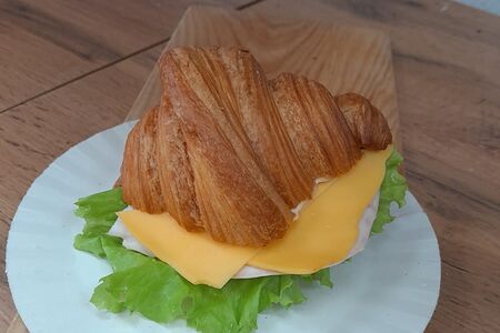 Сэндвич-круассан Курица