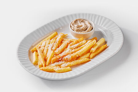 Картофель фри с пармезаном и трюфельным айоли