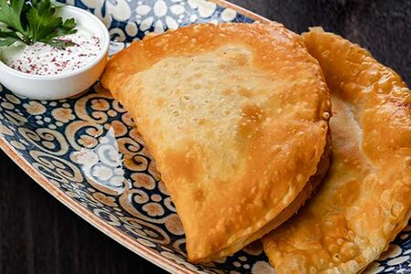 Чебуреки со свининой и говядиной