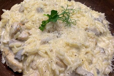 Паста орзо с грибами и курицей