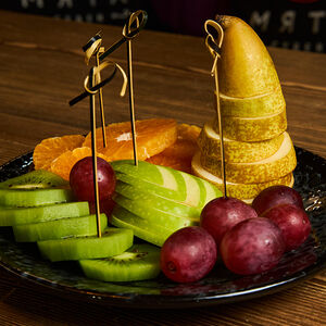 Фрукты по сезону