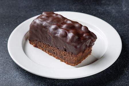 Пирожное Сникерс