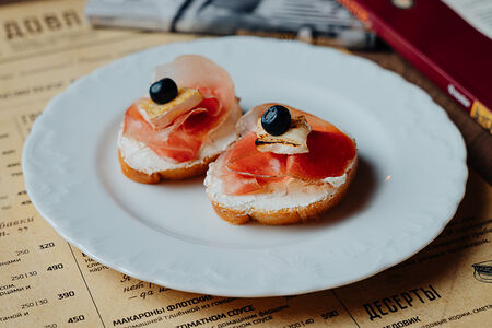 С пармой и камамбером