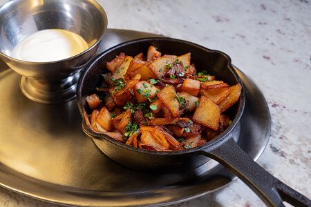 Картофель, жаренный с грибами и луком