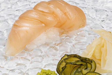 Суши Гребешок