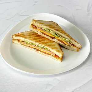 Сэндвич с ветчиной и сыром