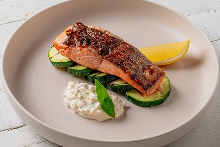 Филе форели с цукини