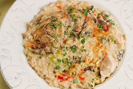 Ризотто с цыпленком и белыми грибами