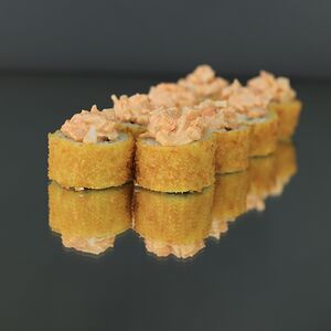 Жареный ролл с пикантной креветкой