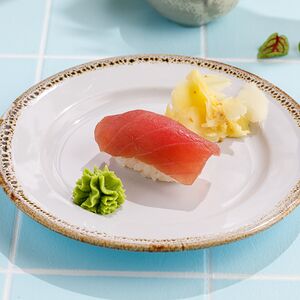 Суши с тунцом