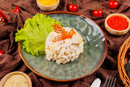 Салат с ананасом