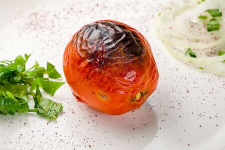 Помидор на углях