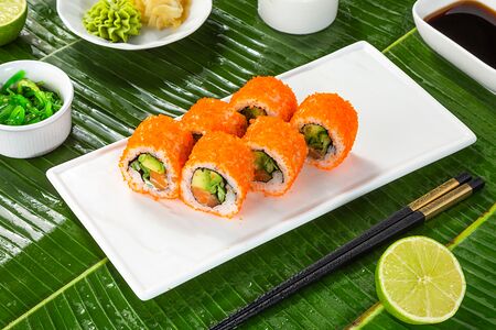 Ролл Калифорния с угрем