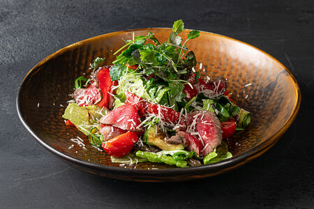 Салат с ростбифом