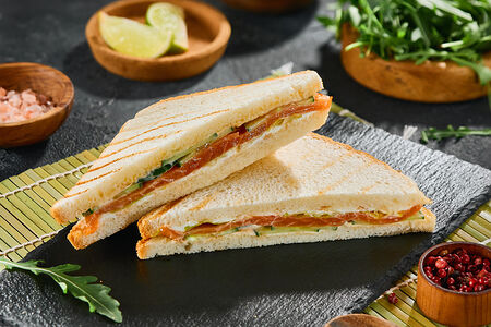 Сэндвич с лососем