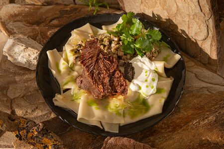 Открытый Дагестанский хинкал с говядиной и грибами