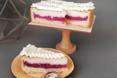 Творожное с вишней