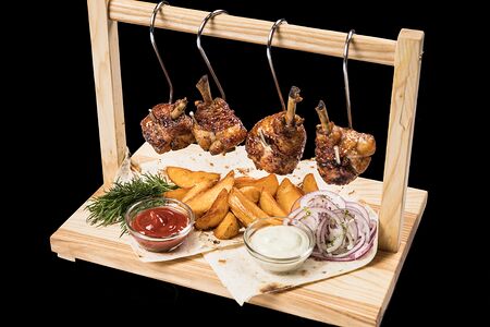 Голень цыпленка, запеченная в глазури