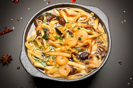 Суп с лапшой домашней с морепродуктами