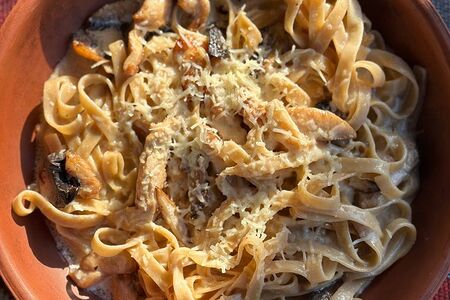 Феттуччине с курицей и грибами