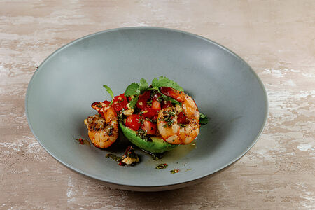 Авокадо на гриле с креветками