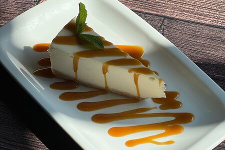 Десерт Чизкейк с топпингом