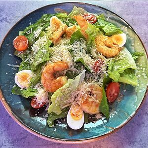 Цезарь с креветками 