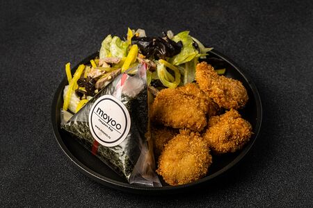 Бенто с салатом