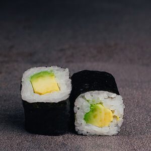 Ролл с авокадо