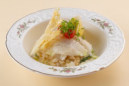 Судак, приготовленный на пару или гриле с ризотто