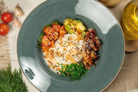 Поке боул с копченым угрем