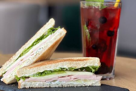 Сэндвич с ветчиной