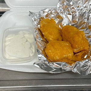 Сырные палочки с кисло-сладким соусом