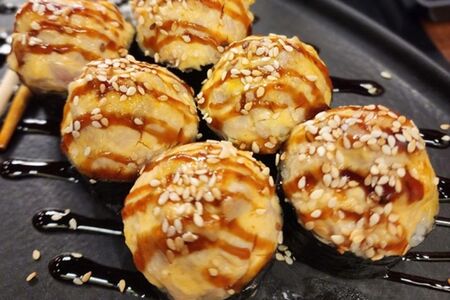 Запечённый ролл с тунцом