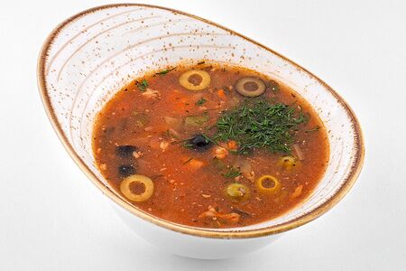 Фирменная солянка с копченым мясом