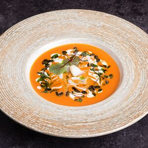 Крем-суп из сахарной тыквы с кальмарами