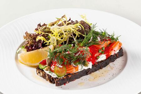 Шведский тост с лососем