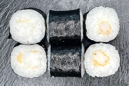 Мини-ролл с креветкой