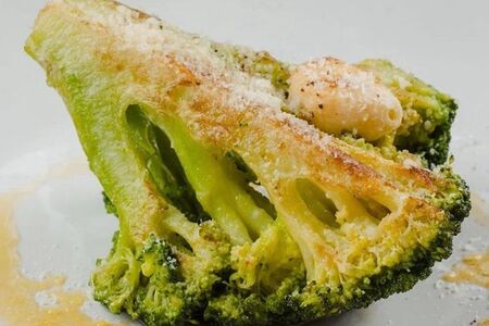 Брокколи с пармезаном