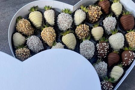 Клубника в шоколаде в сердце №3 Премиум