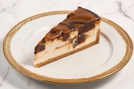 Чизкейк Брауни с карамелью