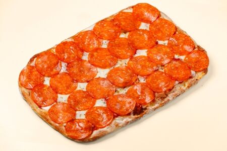 Римская пицца Пеперони