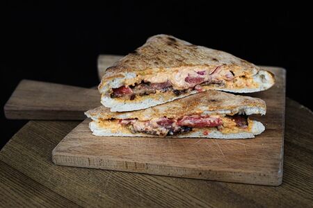 Панини с брискетом