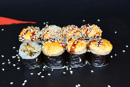 Маки Угорь запеченный