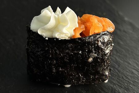 Суши сливочные с лососем