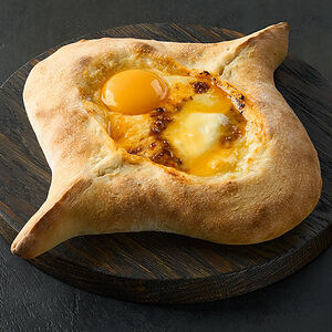 Хачапури по-аджарски Ламаджо