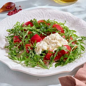 Салат с руколой и страчателлой