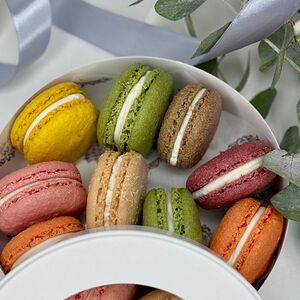 Макарун Соленая карамель 