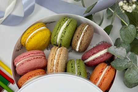  Макарун Соленая карамель 