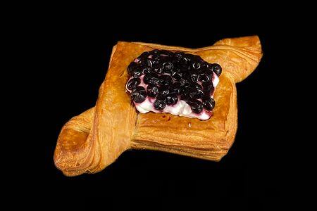 Даниш с черникой